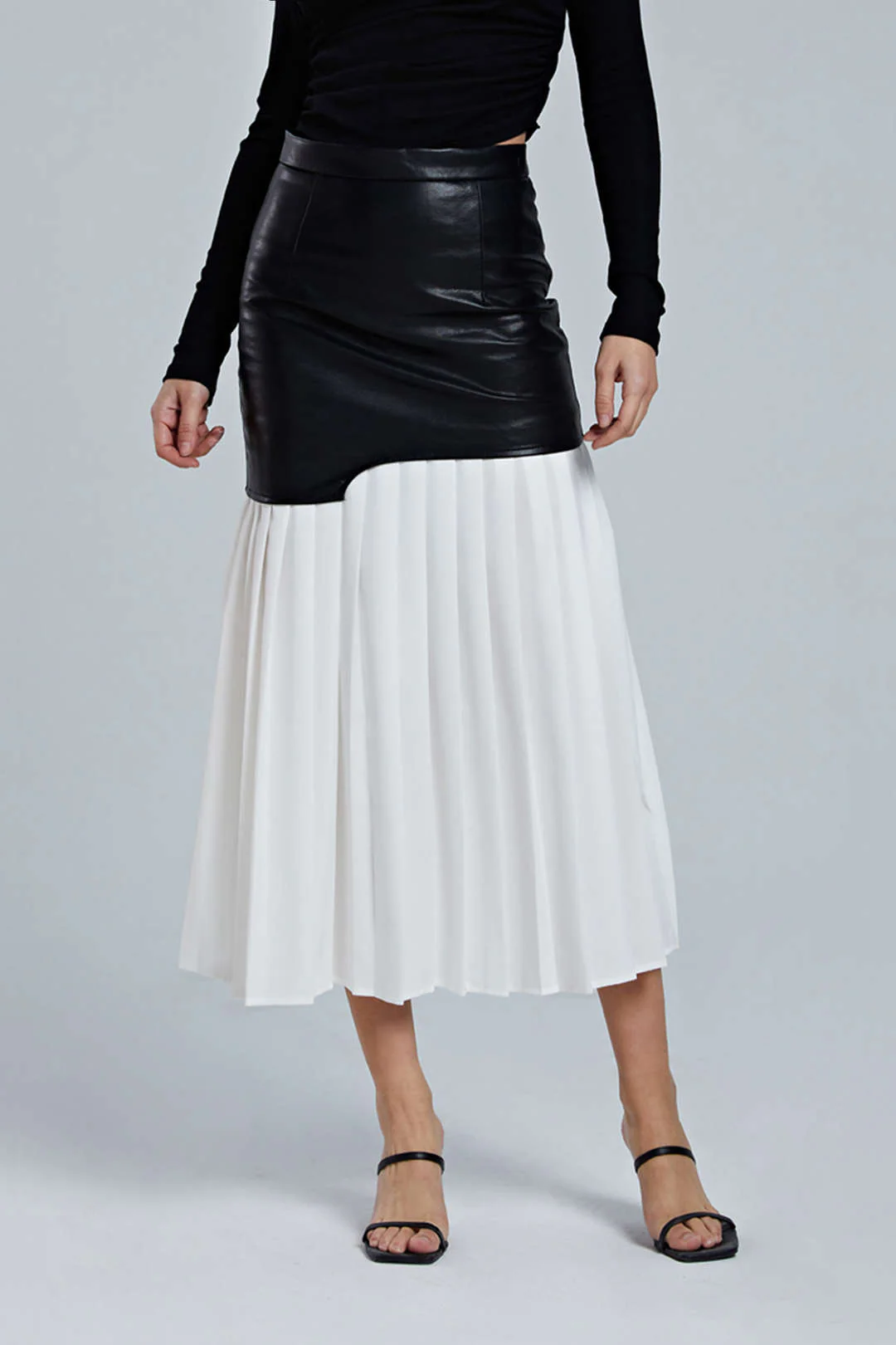 Contrast Pleated Faux Leather Midi Skirt - Image 4