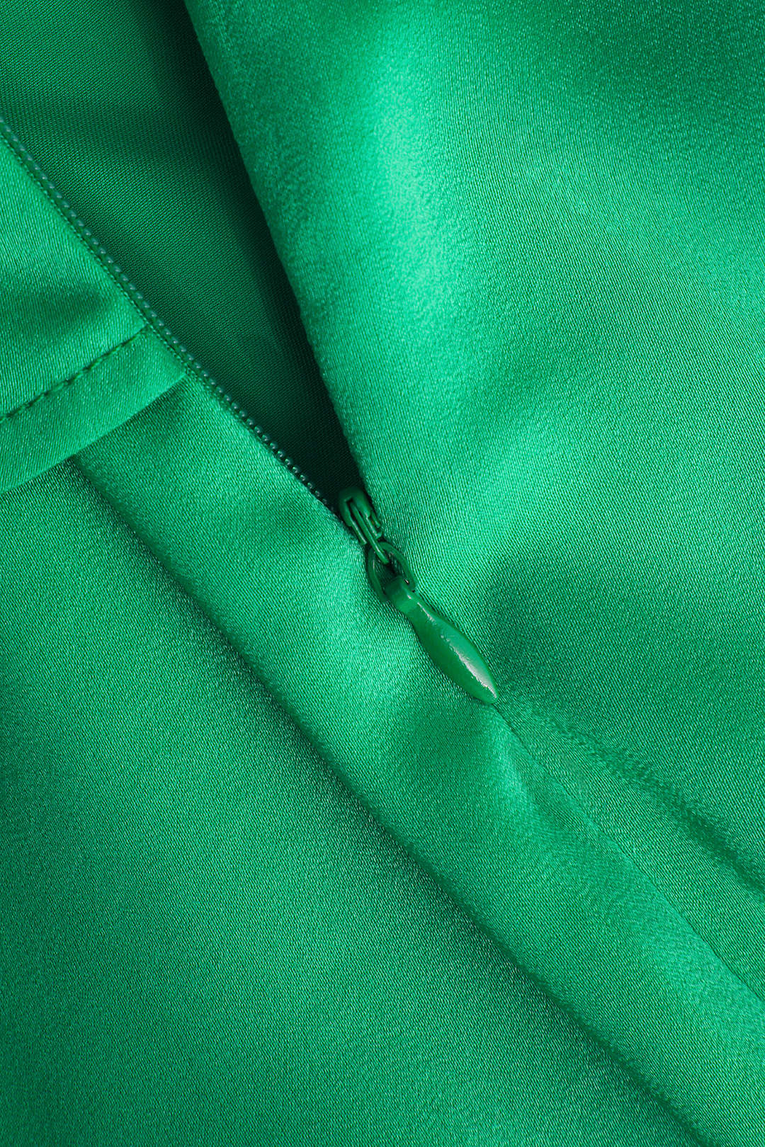 V-neck Satin Pleated Ruched Dress With Neck Scarf - Image 5